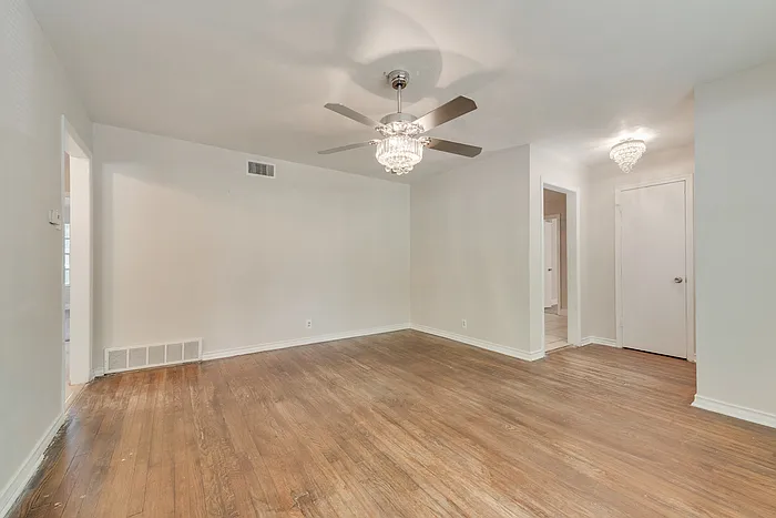 3404 Gray Dr — Photo 4