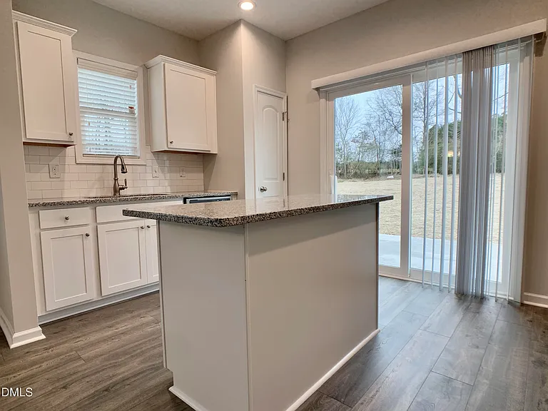 130 Henhouse Ct — Photo 4
