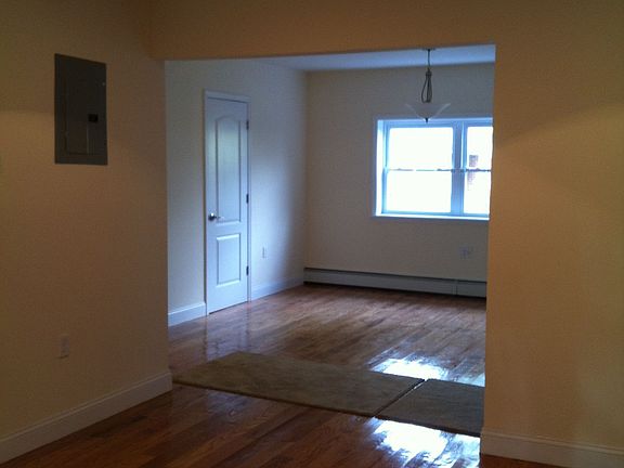 2nd image of 3674 Barnes Ave