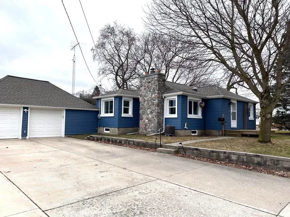 343 Bush St, Howell, MI 48843