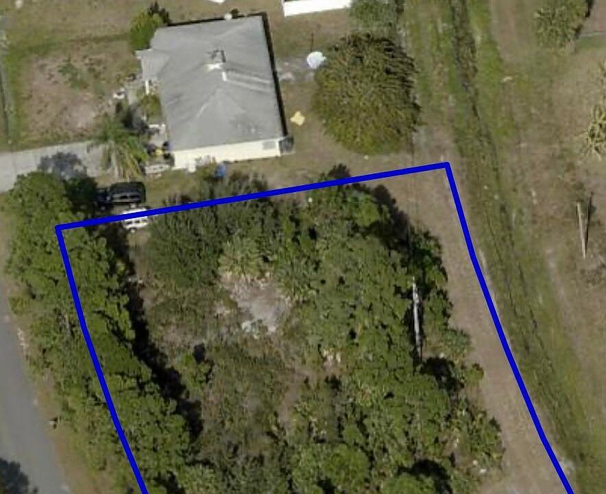 1st image of 3187 TROPICAL Circle SE