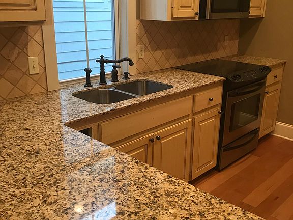 3rd image of 158 Bellegrass Blvd