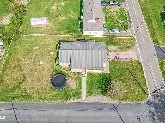 5th image of 1605 Blackmore St
