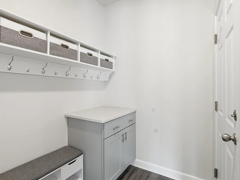 118 Martel Dr — Photo 33