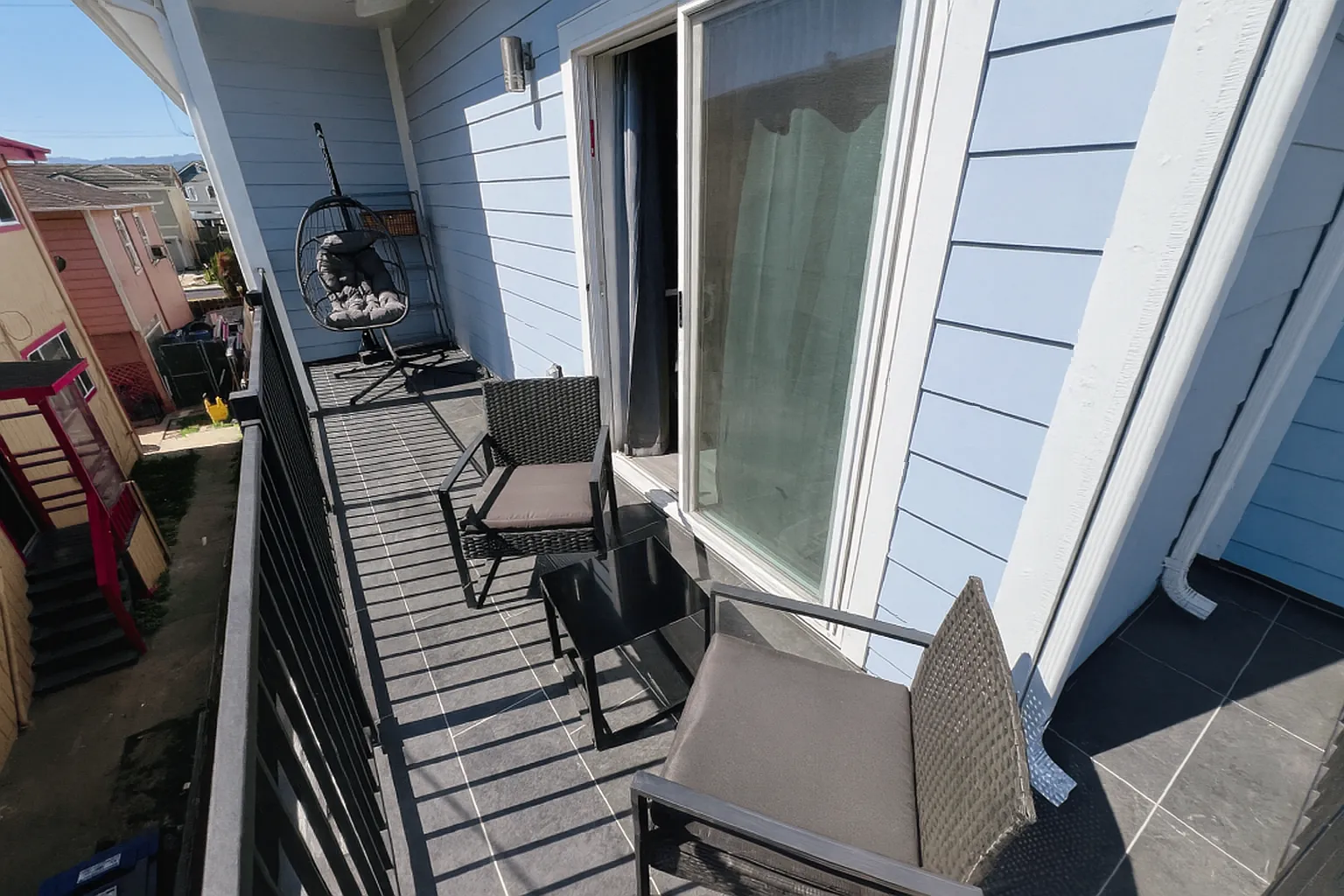 3 bed, 1100 sqft, $5,500 — Photo 2