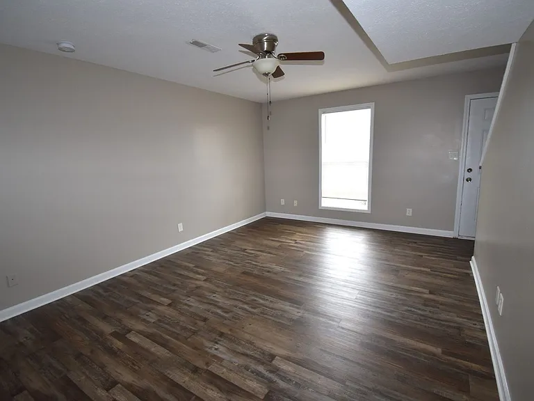 Peabody Dr - 362 (x4) — Photo 6