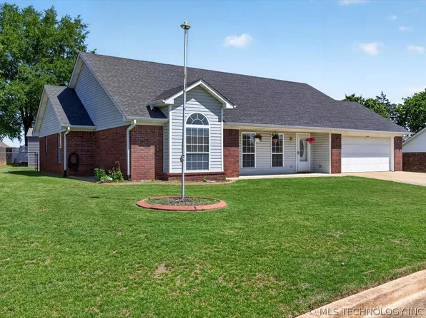 1602 Cottonwood Dr, Poteau, OK 74953