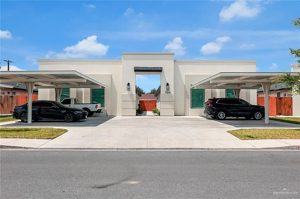 3 bed, 2.0 bath, 4233 sqft, $1,300 — Photo 1