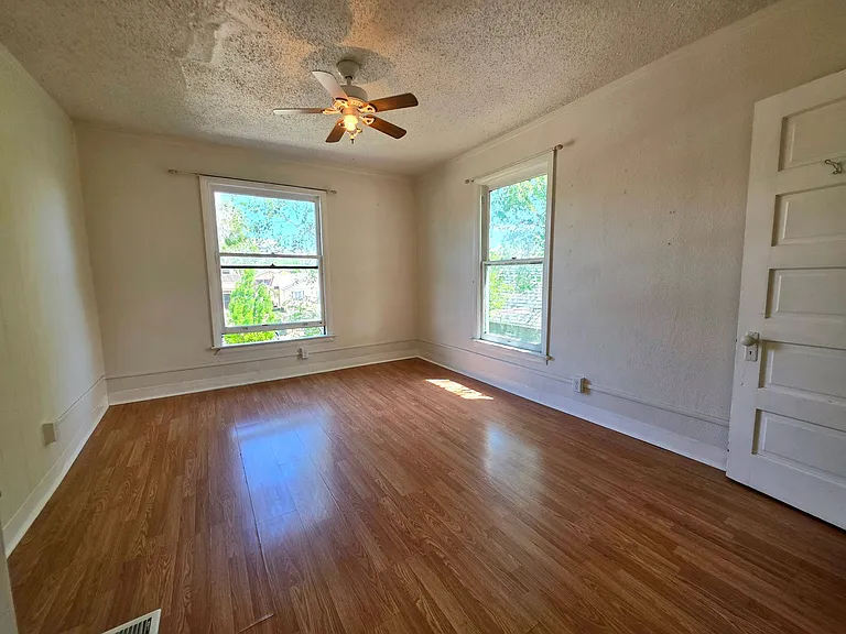 616 W 11th St #3 — Photo 11