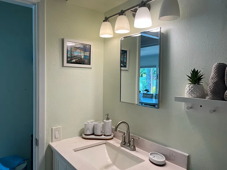 2nd Bathroom