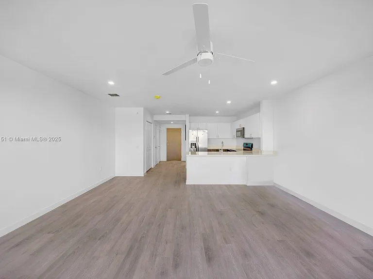 20 NE 19th Ave #210 — Photo 6
