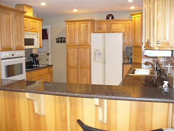 Home for Sale in Quincy, IL $159,900