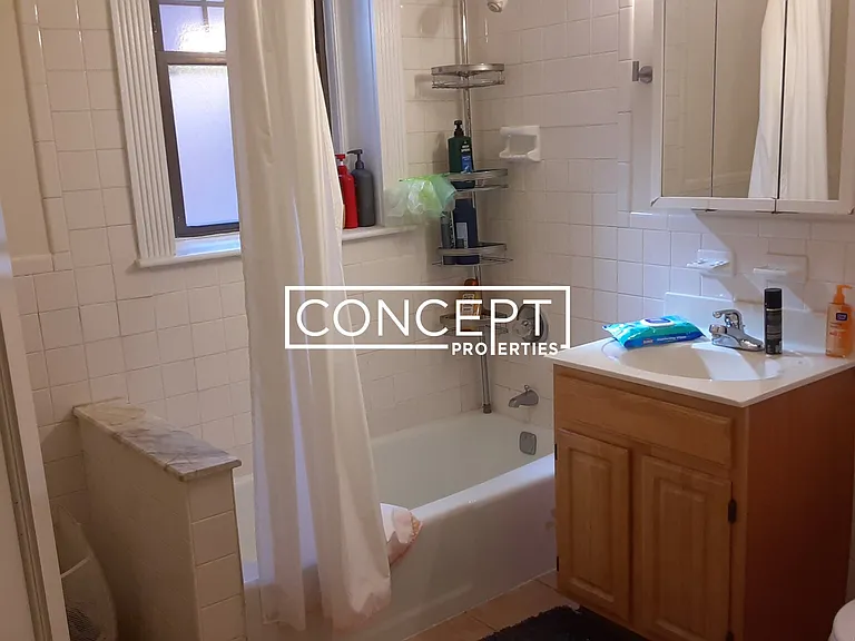 75 Longwood Ave #2R — Photo 6