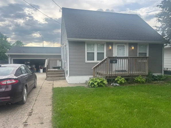 1920 E 22nd St, Des Moines, IA 50317