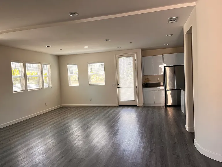 1356 Point Loma Pl — Photo 2