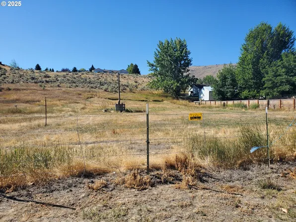3345 Carter St, Baker City, OR 97814