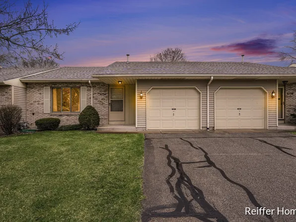 6750 Leisure Creek Dr SE, Caledonia, MI 49316