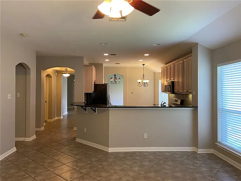 1727 Fallen Leaf Ln — Photo 10