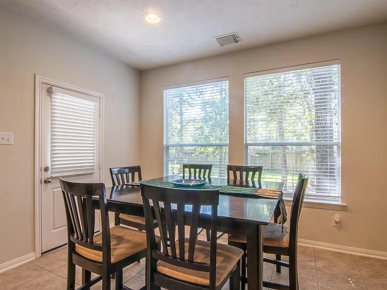 15 Aquiline Oaks Pl — Photo 24