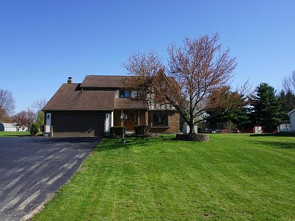 4th image of 9793 Woodsfield Cir N