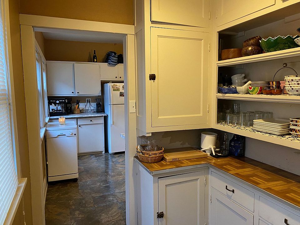 Butler Pantry