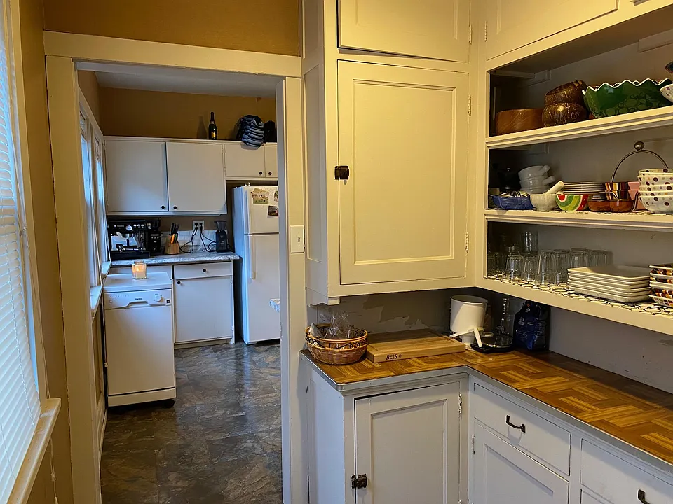 Butler Pantry