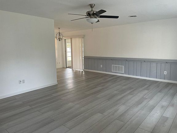 3rd image of 2434 Mineola Dr N