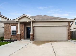 6935 Hazelnut Ln, Baytown, TX 77521