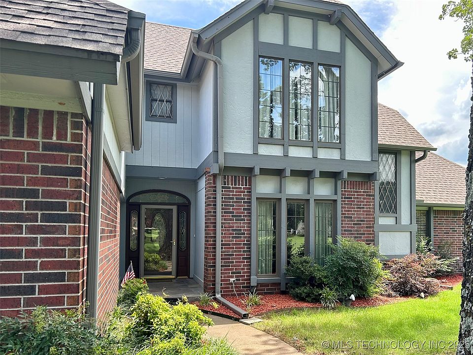 2nd image of 413 Royal Oak Ln