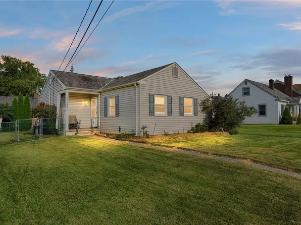 820 Detweiler Ave, Hellertown, PA 18055