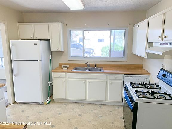 3rd image of 2313 E 13th St