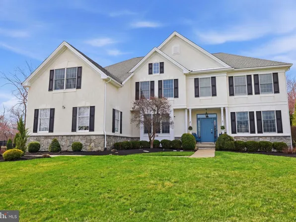 7 Millstone Dr, Newtown, PA 18940