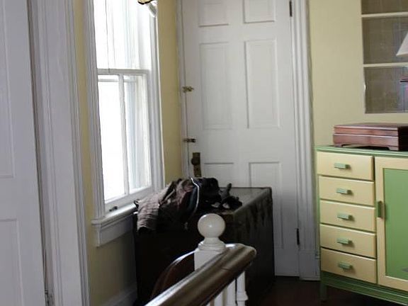2nd image of 405 Goldsborough St #B