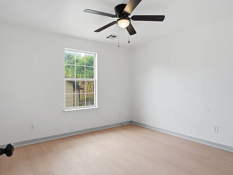 1305 Bellevidere Dr — Photo 13