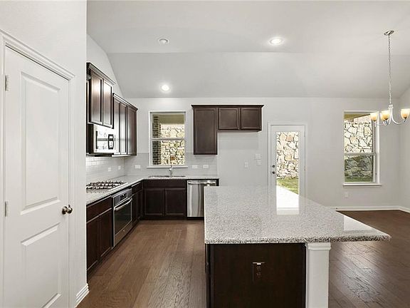 2nd image of 2318 Hillview Dr
