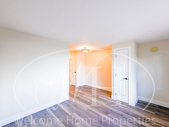 5th image of 1200 SE Broadway Ave #D