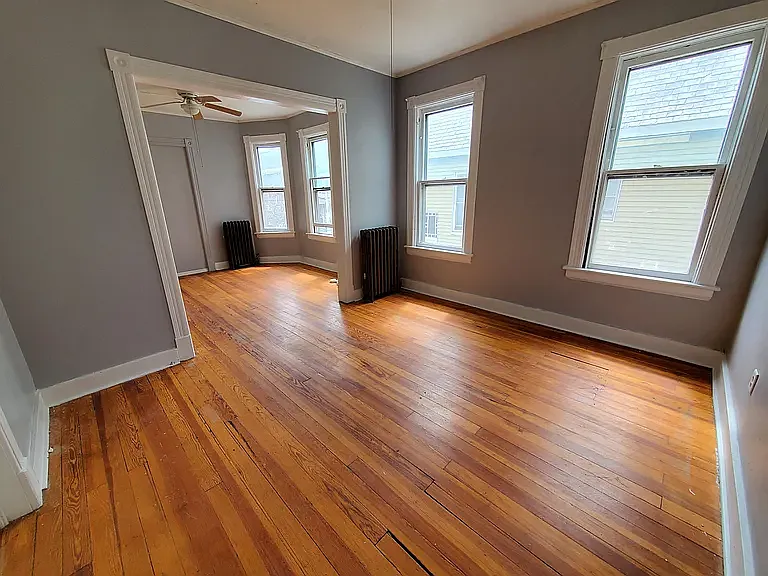 1037 University Pl #2 — Photo 2