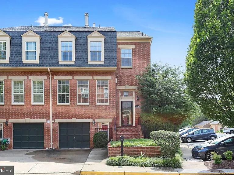1454 McLean Mews Ct — Photo 1