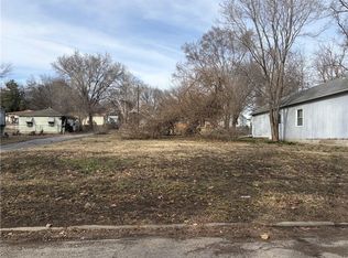 1028 Pottawatomie St, Leavenworth, KS 66048