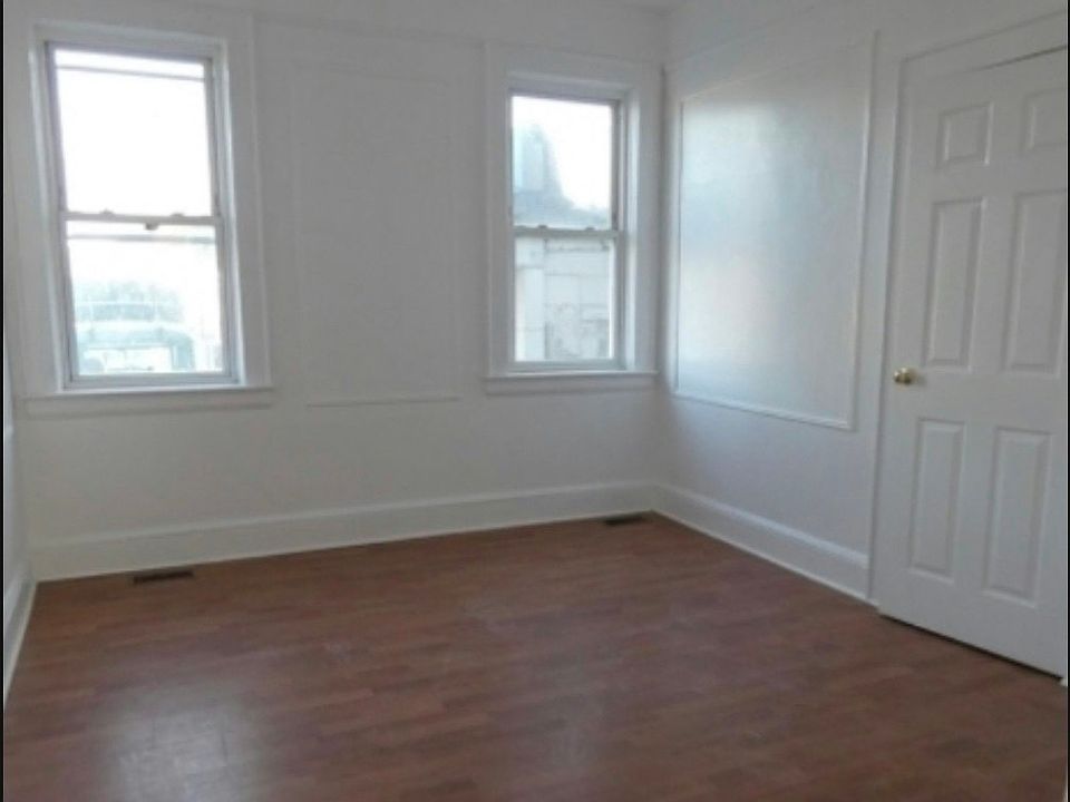 2nd image of 1126 Drake Ave #1F