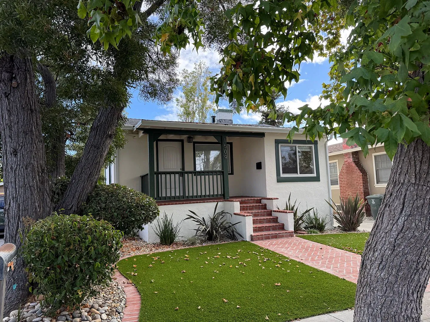 Location! Condition! Price! 1509 S B Street — Photo 3