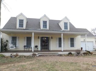 329 Arbor View Dr, Belle Plaine, KS 67013