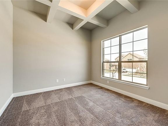 5th image of 309 Silvery Pine Ave