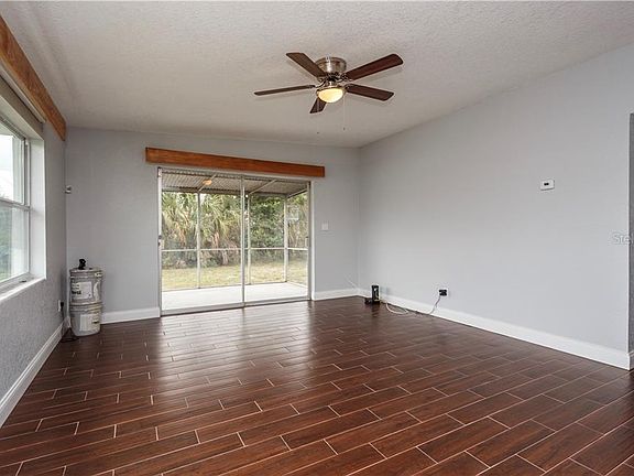 3rd image of 4816 Elderwood Ln