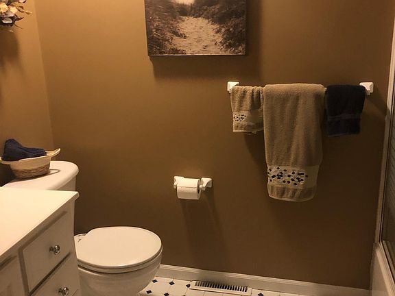 5th image of 3247 Lakewood Dr