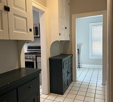 5th image of 2433 Woodmere Dr