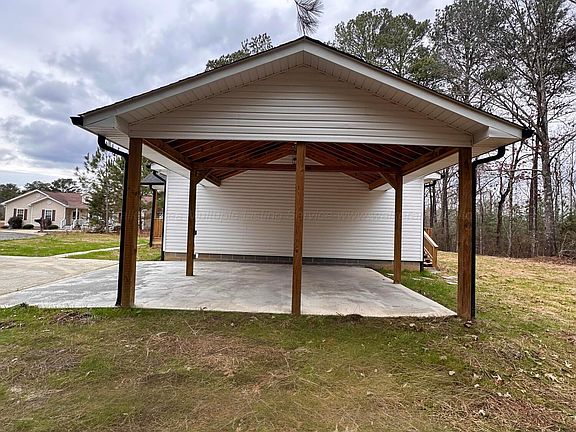 5th image of 162 Poplar