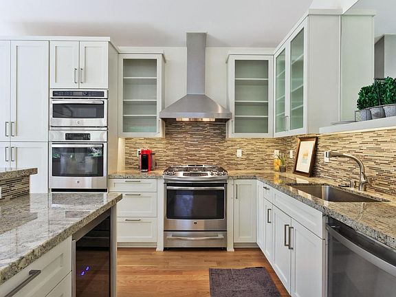 5th image of 110 Carmel Way