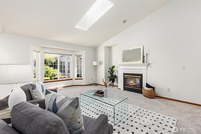 4th image of 14118 Beverly Park Road #B