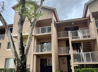 Royal Palm Place, Miami, FL 33196
